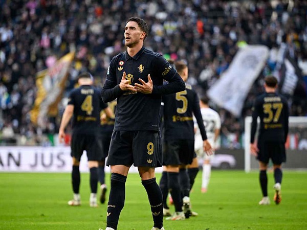 Situasi Dusan Vlahovic di Juve Rumit, Milan Tetap Memantau Sang Pemain